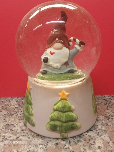 Palla neve statuina in - di,